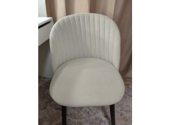 Стул на металлокаркасе Gabi 1 бежевый / черный с серебряными наконечниками фото покупателя 304