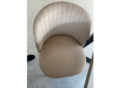 Стул на металлокаркасе Gabi 1 бежевый / черный с серебряными наконечниками фото покупателя 250