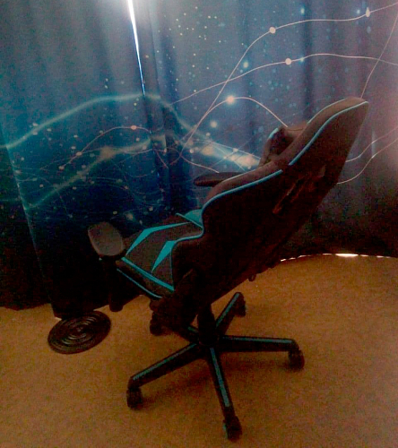 Компьютерное кресло Racer черное / бежевое фото покупателя 178