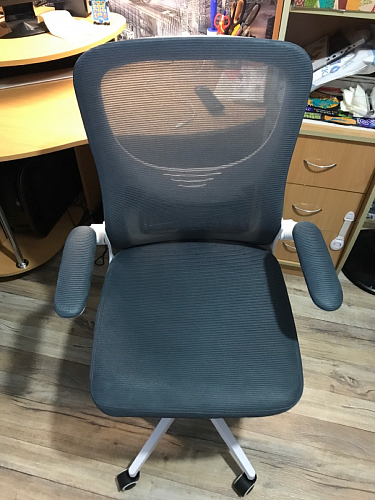 Компьютерное кресло Konfi light gray / white фото покупателя 322