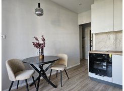 Стул на металлокаркасе Gabi 1 бежевый / черный с серебряными наконечниками фото покупателя 394