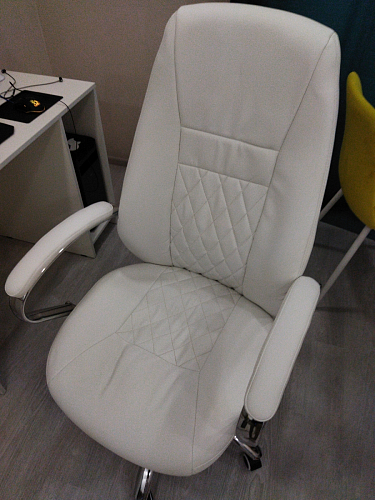 Компьютерное кресло Aragon белое фото покупателя 272